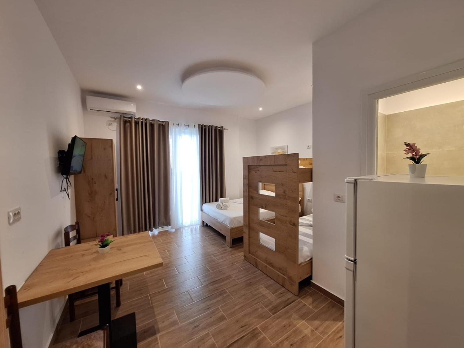 Xuxi Apartments Lukovë Dış mekan fotoğraf