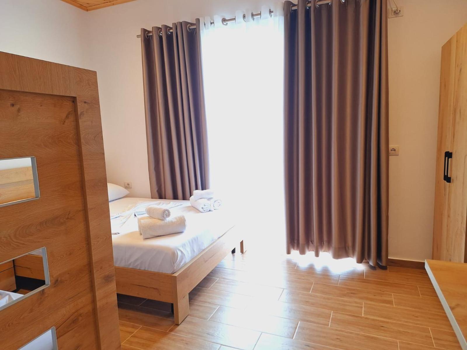 Xuxi Apartments Lukovë Dış mekan fotoğraf